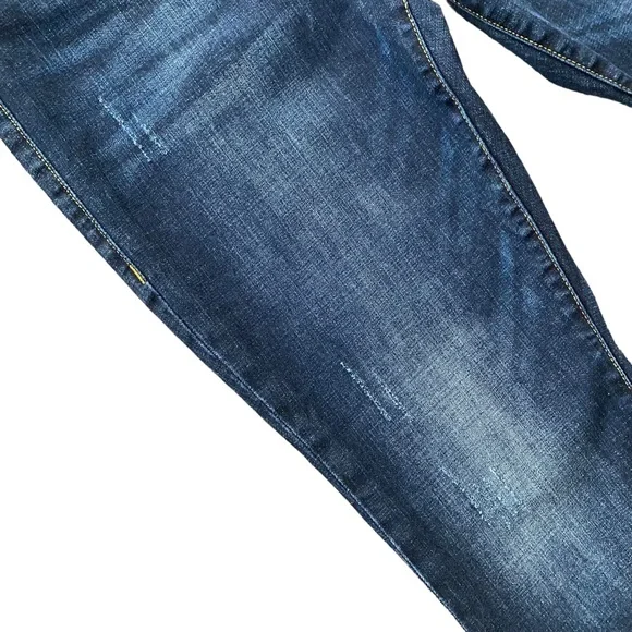 Cabi 3561 High Rise Straight Leg
Distressed Blue Jeans Size 10 - Picture 7 of 16